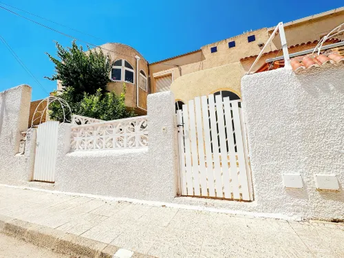 2Bed Apt Sleeps 4 - Parking Patio Wifi - Condos