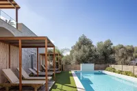 Mandana Villa - with Heated Pool & Jacuzzi -  Ferienhäuser