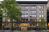 Populus Seattle Hotels near Lemieux Library and McGoldrick Learning Commons