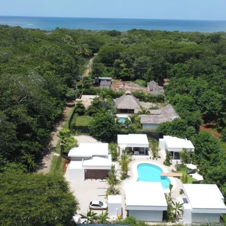 One Life Villas Avellanas Walk to Beach