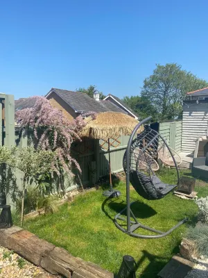 Isle 2-Bed Retreat- Sleeps 4 Garden & Games Room Hotels in 