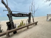 Tharadol Beach Resort Hotels in Tha Sala