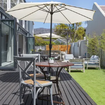 2 on Lismore Guesthouse Отели рядом с достопримечательностью «Пляж Мёйзенберг»