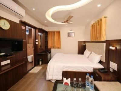 Le Emerald Residency