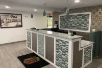 Super 8 by Wyndham Peru Starved Rock State Park Hotels in Peru