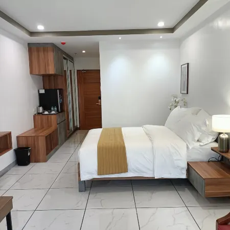 Rosh Hotel Отели рядом с достопримечательностью «Робинсонс Плейс Манила»