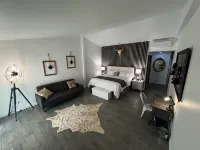 藍牛賓館農場 鄰近Horsin' Around Adventures的酒店