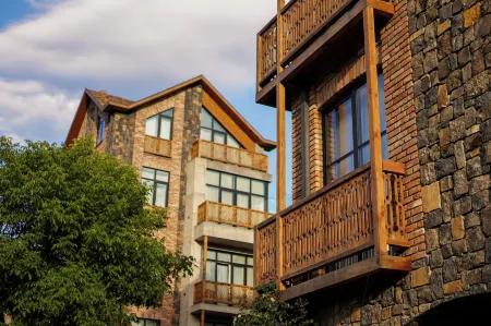 Dilijani Tun Hotel & Restaurant