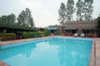 Mera Gaon Mera Desh Resort Hotels in Chirsmi