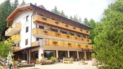 Hotel Ganzaie Hotel in zona Rifugio Cima D'Asta Ottone Brentari (C.A.I.)