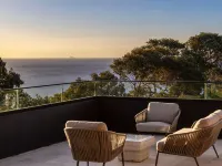 Blanc de Noir Luxe Grandeur Heated Pool and Spa Hotels in Mount Martha