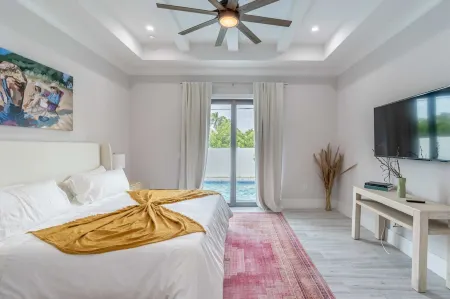 Sparkling new Vanderbilt Beach luxury escape