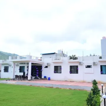 The Muskmelon Resort and Hotel