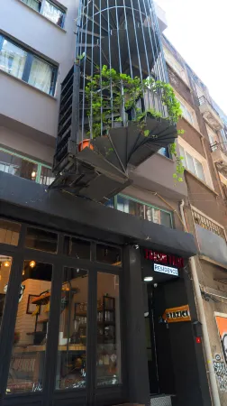 Taksim Yazıcı Residence Отели рядом с достопримечательностью «Цветочный пассаж»