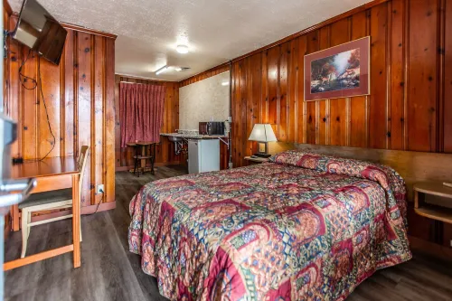 โรงแรม Autzen Inn