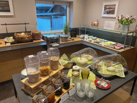 Garni Hotel & Ferienwohnungen Seeschlößchen Отели в г. Вальдек