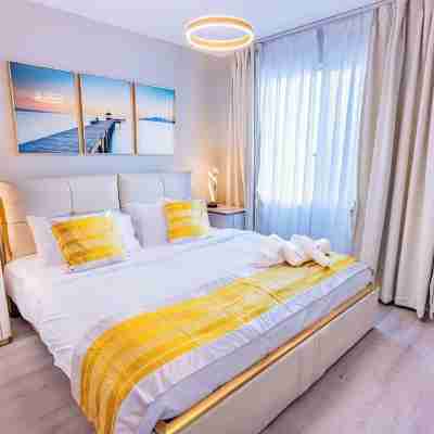 Brand new high-end finely decorated single-family villa 5 bedrooms 6King bed 27 Rooms