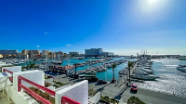 Yes Vista Marina T1 by HSR Vilamarina