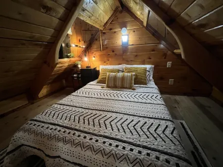 Remodel-New Hot Tub & Massaging Recliners w/Heat