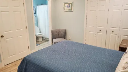 Top Floor Corner Condo with sweeping views of Perdido Key 100ft to the Beach!