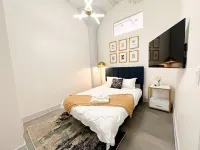 Luxury 6Br Spacious Loft with Skyline Views Near McCormick Place & Soldier Field Hotels in Near South Side