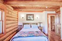 Mountain Getaway w/additional Bunkhouse Apartment!
