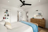 Austin Retro-themed 2-bedroom 2-bath condo near South Congress and Downtown