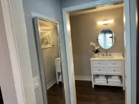 Private Oasis! Luxury King Bed! Walk To Restaurants! Hotels near Walmart Supercenter