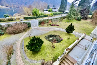 La Villa del Lago Hotels near Santuario della Madonna di Ardena