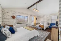 Secluded Summer Cabin Near Trails w/ Firepit, Hot Tub & Stargazing Views!