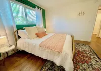 The Beverly Bungalow 1BR/BA in the Heart of Phoenix - Grill, Pool & Hot Tub