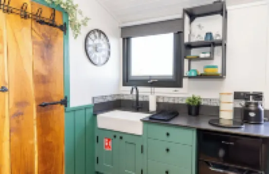 Willows Rest - 1 Bed Shepherds Hut - Pentlepoir