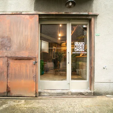Momodaniagito - Hostel Отели рядом с достопримечательностью «Железнодорожный вокзал Цурухаси»