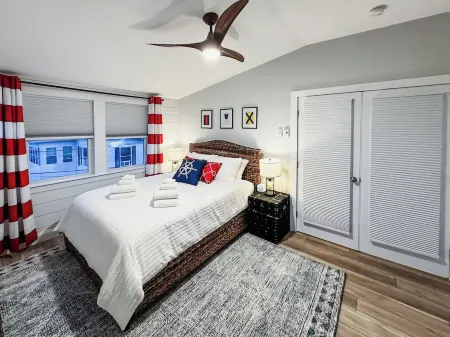 New Design - Walk to DNTN, Beauport, Beach, Train