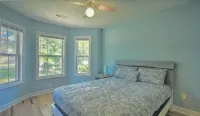 3-bedroom bungalow in charming North Myrtle Beach with AC, WiFi Hotels near The LEGENDS-Fairway Oaks 17B