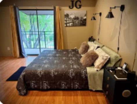 Cozy & Spacious 3-bedroom Townhome