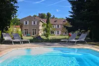 Le Clos Ayanna, Maison et Chambres d'hôtes Hôtels à : Crémieu