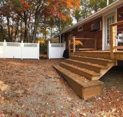 A little slice of paradise, in all 4 seasons. Private beach, Dock and Sunsets!! Hotels in Freedom