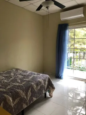 3-bedroom 2 1/2 Bathroom Pool house in Cd Versailles Sn Juan Opico San Juan Opico住宿飯店