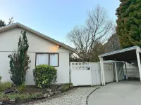 Rare Gem in heart of Central Queenstown next to supermarket and gas station