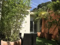 VILLA WITH EXTRAORDINARY VIEW OF ROSAS BAY WITH POOL AND JACUZZI