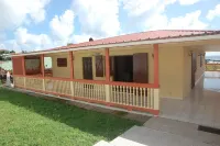 Maison Familliale "Saint Pierre" in Trois-Rivières Hotels in Sainte-Luce