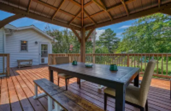 Chincoteague Island Creekside Cottage