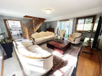 Cottage W LAKE VIEWS, beside waterfront trail and steps from beach