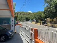 La parguera 3 bed 1 bath 1 min walk from el "Poblado" restaurant, bars