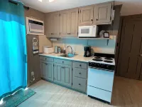 Charming Romantic Studio with Kitchenette, Private Patio. Walk to Beach! Hotel a Dennis Port