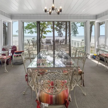 Higgins Lake - One Of A Kind Lakefront Lodge!