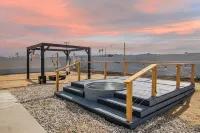 Desert Retreat: Heated Pool + Spa + Fire Pit + Hammocks