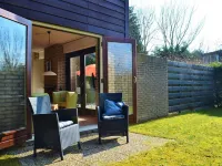 Detached house of 95m2, exclusive on the edge of the park, garden 700m2. Hotels in De Cocksdorp