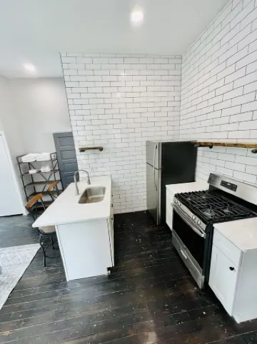 Lovely Studio in the Hills of Eden